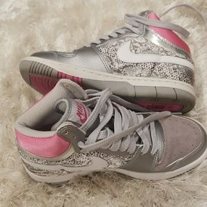 Nike Court Forces Size 6